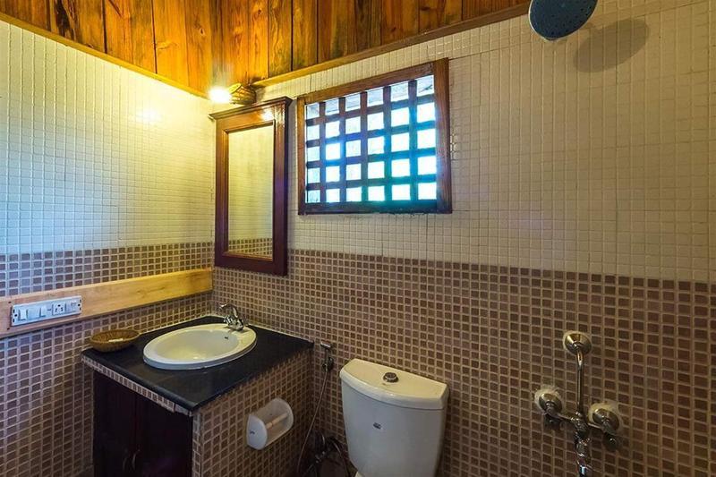 Symphony Palms Beach Resort And Spa Govind Nagar Esterno foto