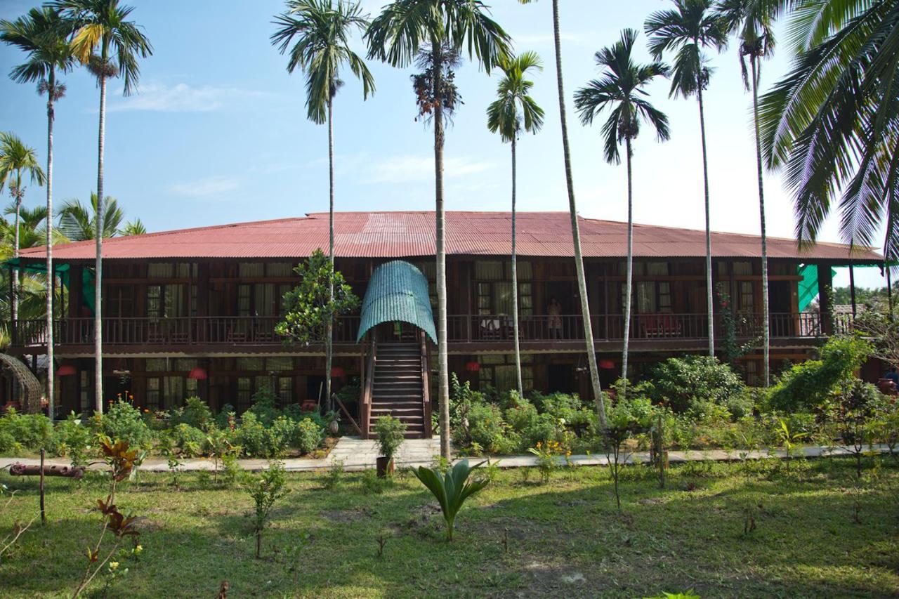 Symphony Palms Beach Resort And Spa Govind Nagar Esterno foto