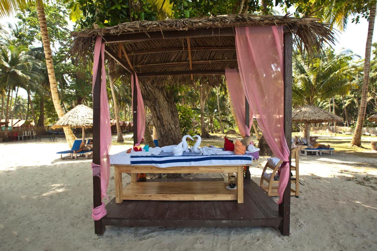 Symphony Palms Beach Resort And Spa Govind Nagar Esterno foto