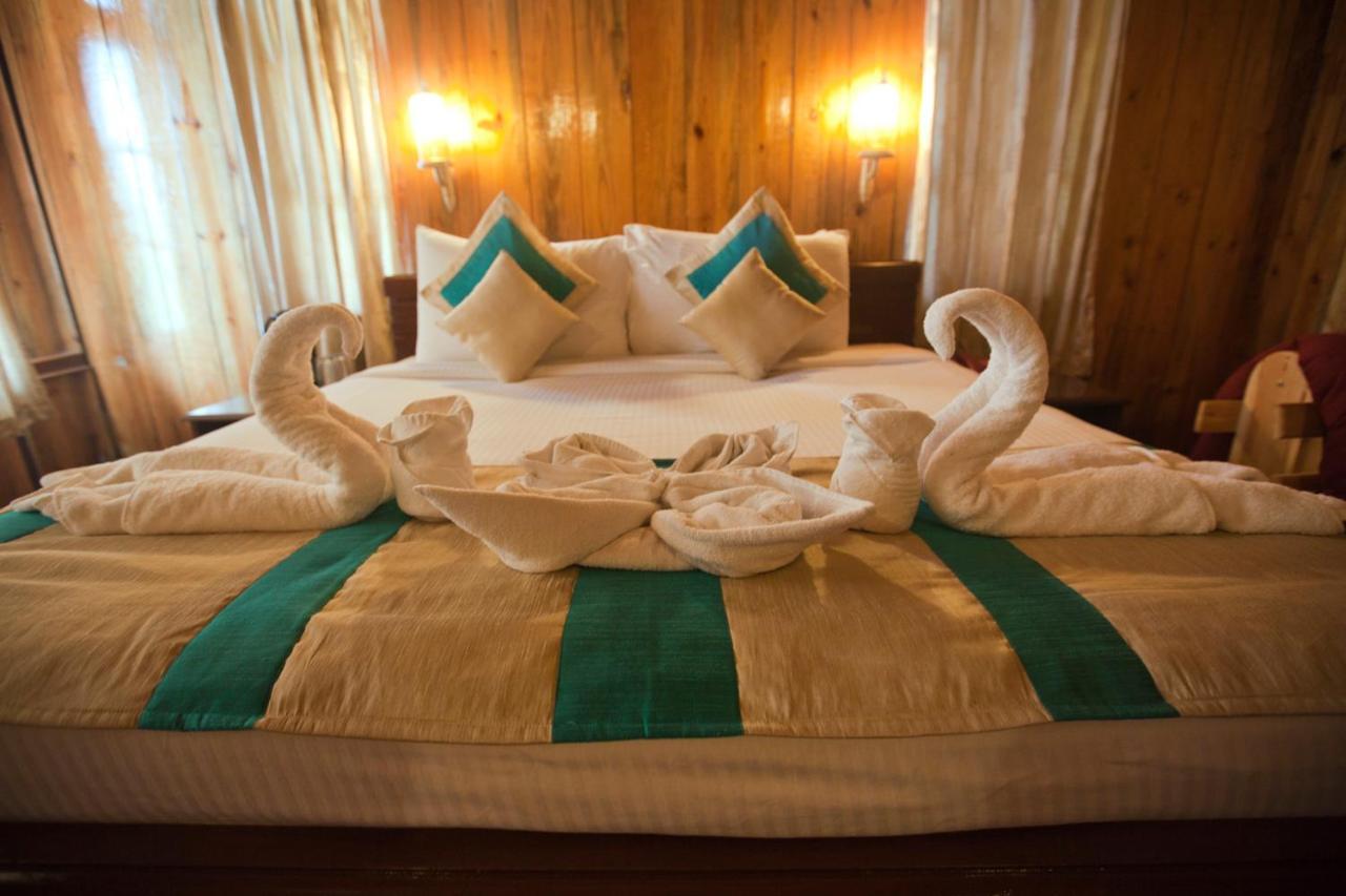 Symphony Palms Beach Resort And Spa Govind Nagar Esterno foto
