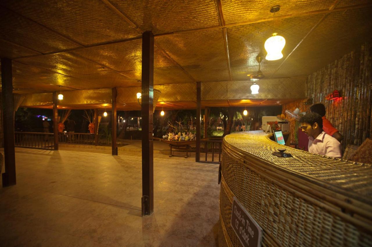 Symphony Palms Beach Resort And Spa Govind Nagar Esterno foto