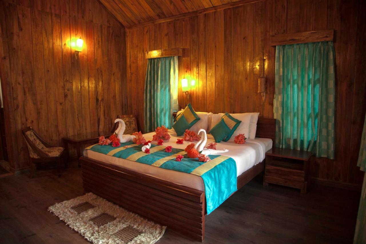 Symphony Palms Beach Resort And Spa Govind Nagar Esterno foto